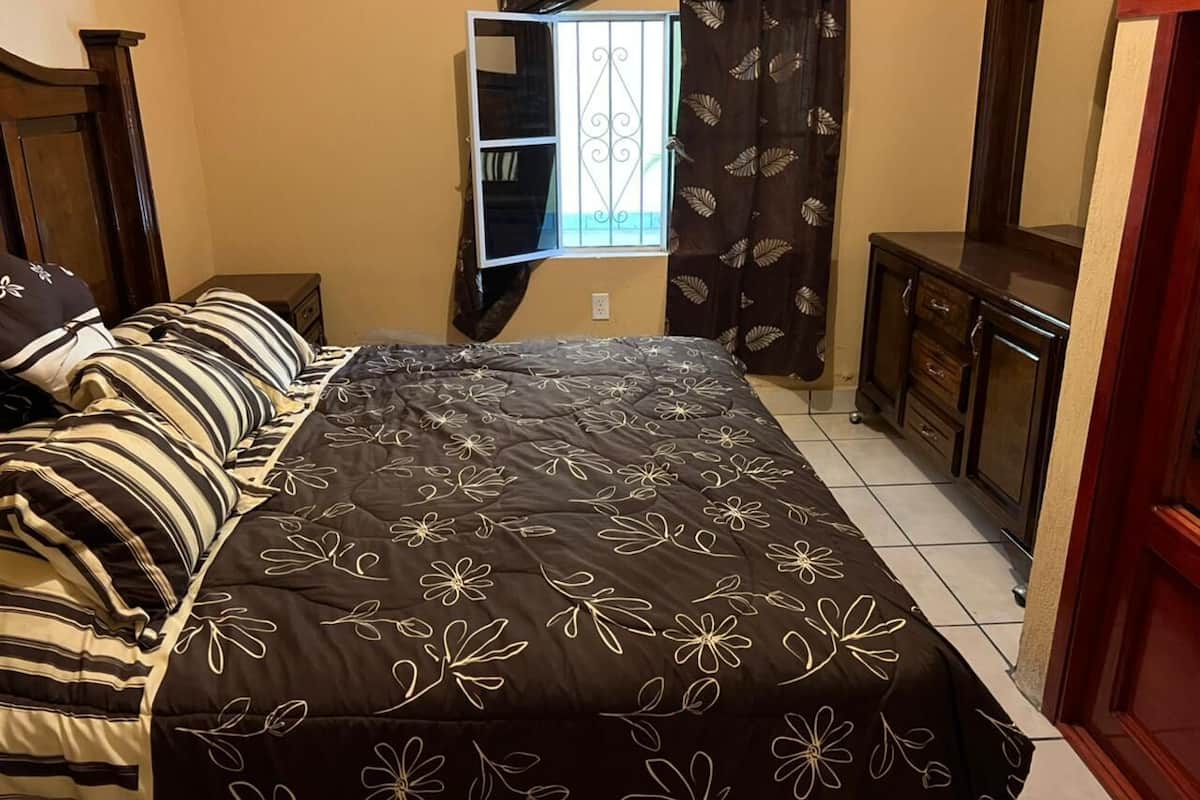 Family Room | 1 bedroom, iron/ironing board, free WiFi