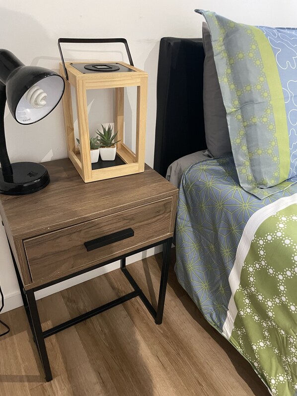 1 habitación, tabla de planchar con plancha, wifi gratis y ropa de cama 