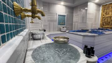 Parihoitohuone(ita), turkkilainen sauna, vartalohoitoja, hydroterapiaa