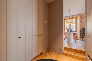 Interior - w * | Modern 1BR at Palacio Real (Madrid)