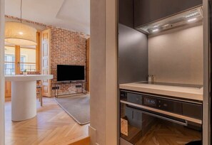 Interior - w * | Modern 1BR at Palacio Real (Madrid)