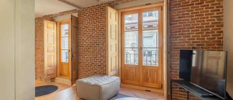 Televisión, oficina