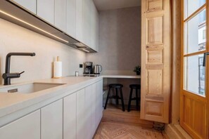 Fridge, microwave, oven, stovetop