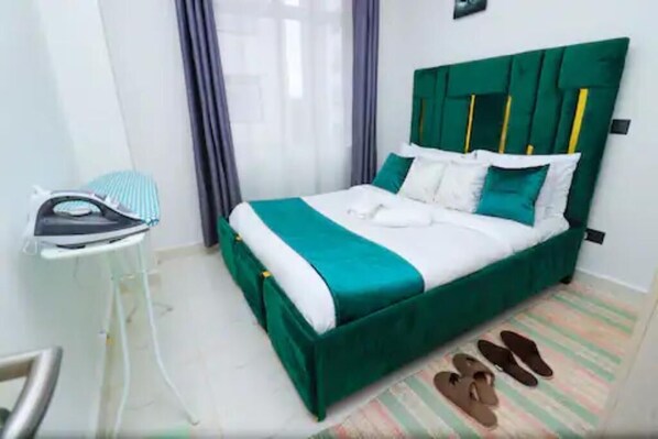 1 bedroom, iron/ironing board, WiFi, bed sheets - It has a swimming pool, well lit rooms in a clean environment. (Kiambu)