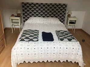 2 bedrooms, WiFi, bed sheets - Appartement a 2 Minutes du Jeu de Paume au Calme Animaux de Compagnie Acceptés (Blois)