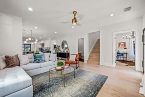 TV, fireplace, books, offices - The Gretel-NEW Stunning 4 Bed Downtown Gem, Spa (Dallas)