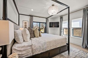 4 bedrooms, desk, iron/ironing board, travel crib