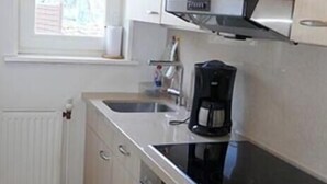 Kaffetrakter/tekoker, ovn, kokeplater og vannkoker