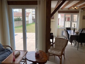 Interior - House near beach with garden, 2 bedrooms for peaceful holidays (Saint-Jean-de-Monts)