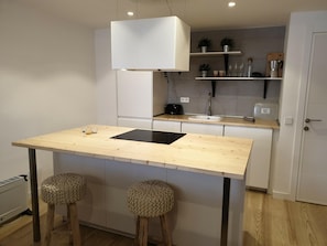 Microonde, forno, lavastoviglie, macchina per tè/caffè