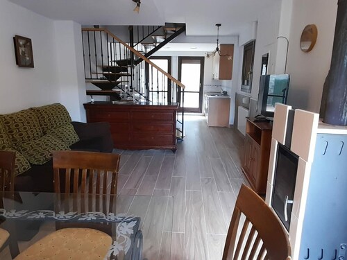 Stone House with Terrace & BBQ, 3 Bedrooms, Near Jaca & Ski Resorts