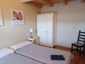 4 bedrooms, free WiFi