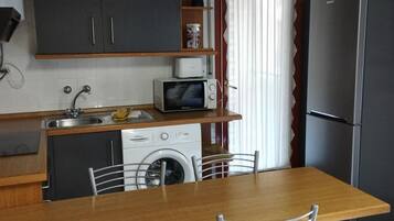 Microwave, oven, stovetop, coffee/tea maker