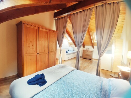 Mountain Duplex for 4 Guests with Parking in Villanúa