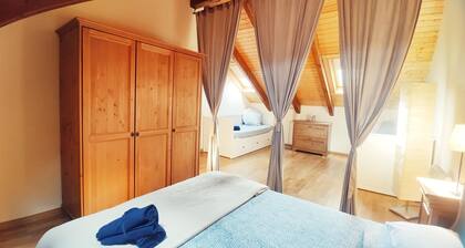 Mountain Duplex for 4 Guests with Parking in Villanúa