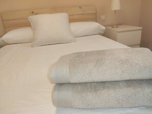 2 bedrooms