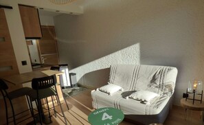 Interior - Renovated studio for 4 in Grand-Bornand, balcony, ski locker (Le Grand-Bornand)