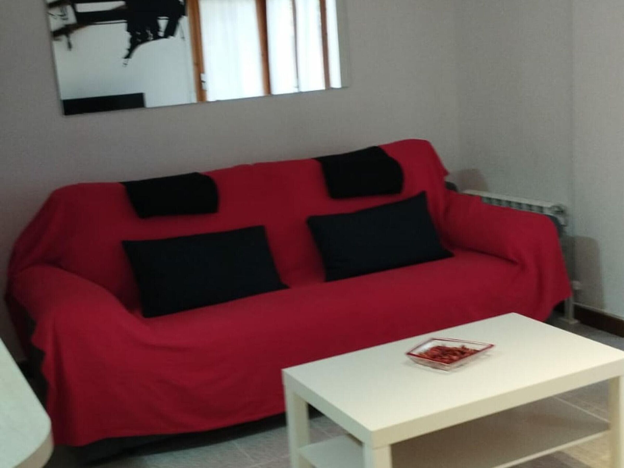 Apartamento Acogedor Con Piscina Y Parking Cerca Del Centro De Jaca - Jaca