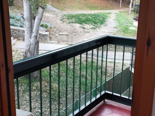 Cozy Apt with Pool in Quiet Area Near Jaca Ice Palace - Parking Included