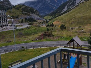 Property grounds - Ski-in/out Apartment with Parking (Aisa-Candanchú)