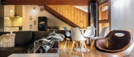 Télévision, cheminée