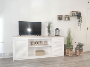 Interior - Central Jaca Apartment with Parking and 1 Bedroom (Jaca)