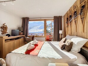 1 bedroom, free WiFi, bed sheets - Cozy apartment at pistes, near shops (Méribel)
