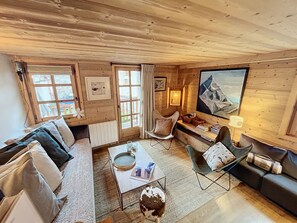 Televisión, chimenea