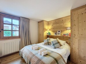 3 quartos, Wi-Fi de cortesia, roupa de cama