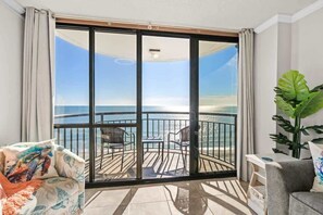 TV - Meridian Plaza Unit 1402 - Oceanfront (Myrtle Beach)