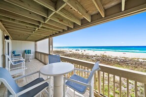 Outdoor dining - Ramsgate 19 | Renovated Gulf-Front Escape (Panama City Beach)