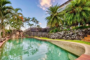 Pool - Mountains to coast - Bayu Lookout (Buderim)