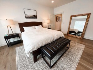 5 bedrooms, iron/ironing board, WiFi, bed sheets