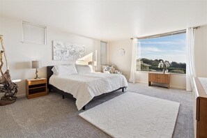 3 bedrooms, iron/ironing board, WiFi