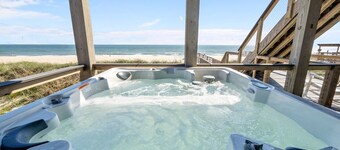 Salty Dawgs - 5BR, 5.5BA Oceanfront House on North Topsail Beach, NC