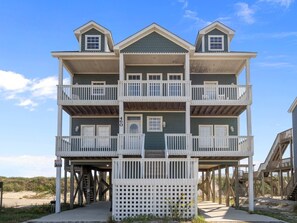 Exterior - Salty Dawgs - 5BR, 5.5BA Oceanfront House on North Topsail Beach, NC (North Topsail Beach)