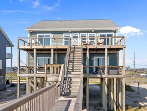 Exterior - Salty Dawgs - 5BR, 5.5BA Oceanfront House on North Topsail Beach, NC (North Topsail Beach)