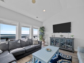 Smart TV, DVD player, stereo - Salty Dawgs - 5BR, 5.5BA Oceanfront House on North Topsail Beach, NC (North Topsail Beach)