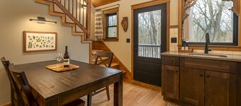Modern 2BR Cabin w/ Hot Tub Near Carbondale