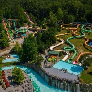 Unclassified image, 4 of 57, button - Creekside Retreat by Beyond Expectations (Pigeon Forge)