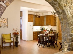 Dining - CRETA GUEST HOUSE ARXONTIKO 15 min to golf club and 15 minutes to the beach ! (Smari)