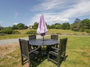 Cottage | Outdoor dining - Old Watermill (Grange-over-Sands)