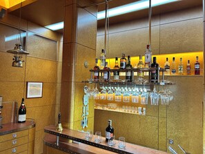 Bar (on property) - Large luxury villa in central Prague (Praha 10)