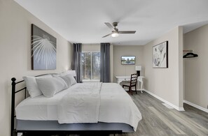 2 bedrooms, desk, iron/ironing board, free WiFi