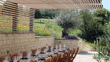 Cottage | Outdoor dining