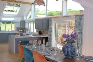 Cottage | Dining