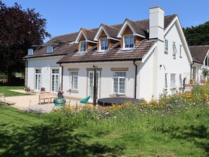 Cottage | Exterior - Leafield House @ Nables Farm (Chippenham)