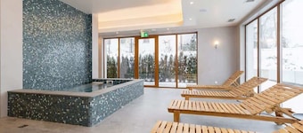 Stylish Apartment | Jacuzzi, Parking, Balcony