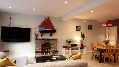 Ryans Roundstone Retreats Quayside Luxury Apt