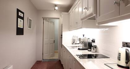 Ryans Roundstone Retreats Quayside Luxury Apt